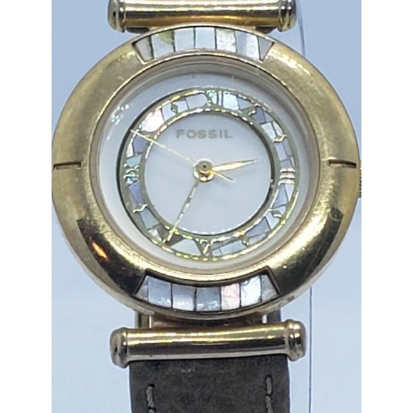 Fossil womens watch NEEDS A BATTERY main image 5